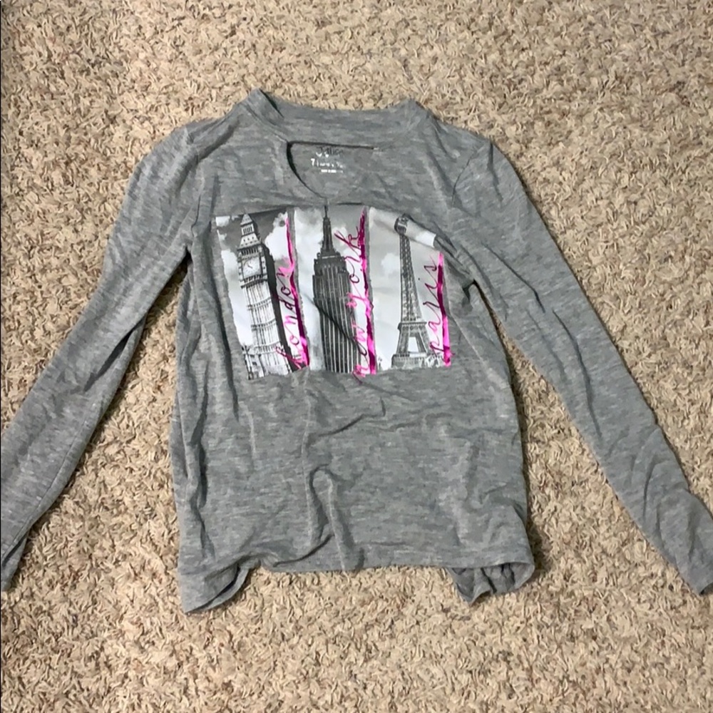 A long sleeve shirt